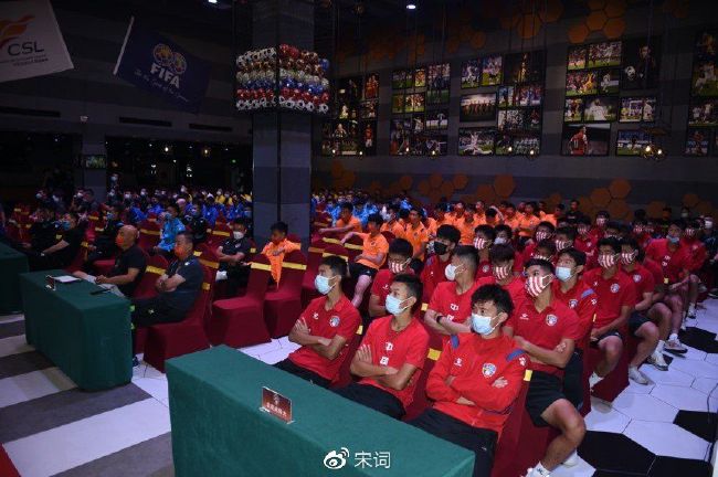 公交车她被揉的开始呻吟起来视频